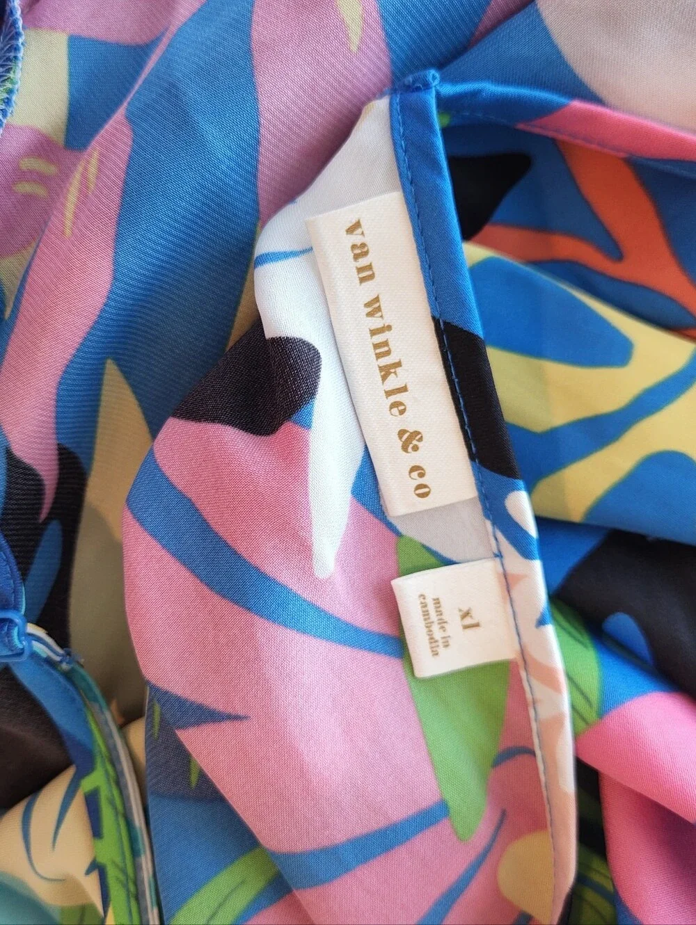 Van Winkle & Co flowy blue